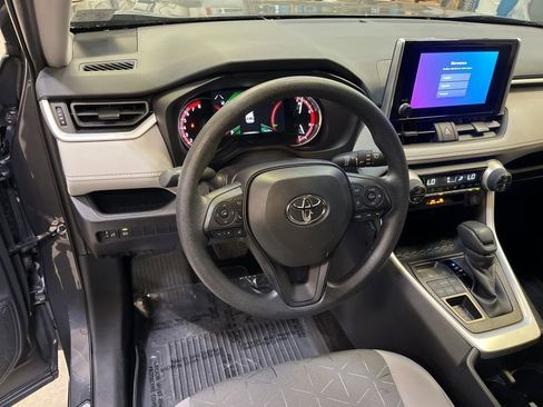 Used 2025 Toyota RAV4 XLE w/ Convenience Package AWD/4WD image 16