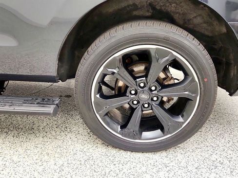 Used 2023 Ford Expedition Limited AWD/4WD image 9