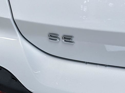 New 2026 Volkswagen Taos SE image 25