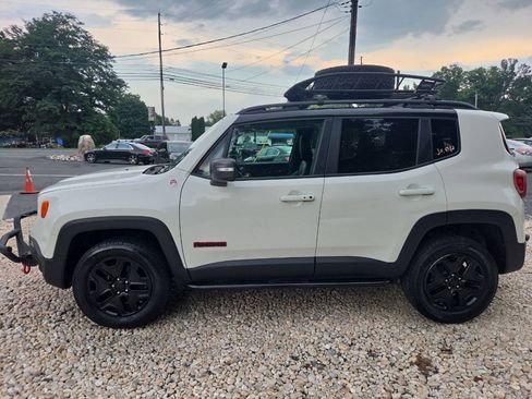 Used 2018 Jeep Renegade Trailhawk AWD/4WD image 5