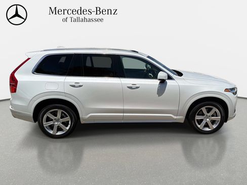 Used 2021 Volvo XC90 T5 Momentum w/ Climate Package FWD image 4