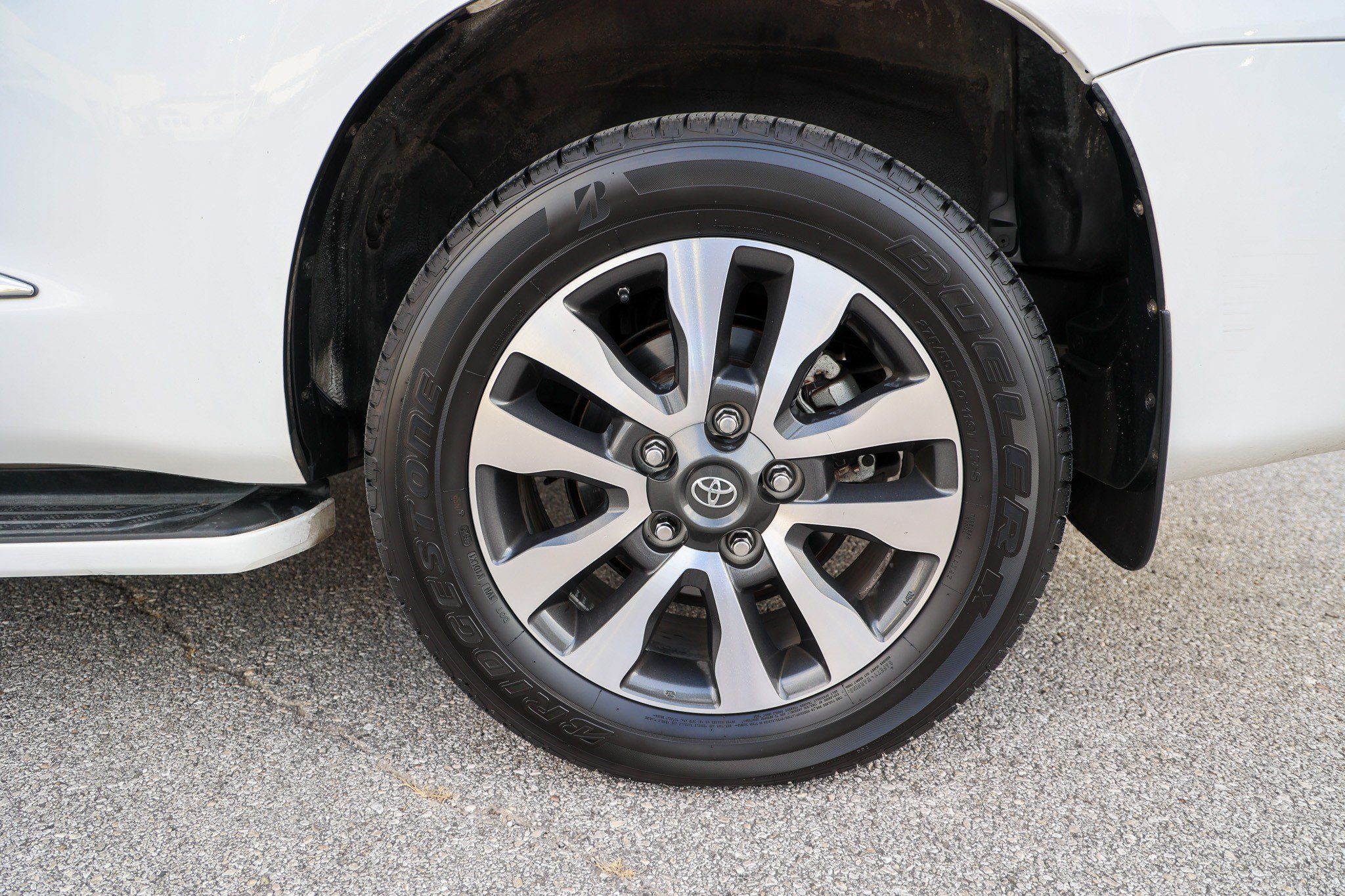 Used 2020 Toyota Sequoia Limited w/ Safety & Convenience Package AWD/4WD image 14
