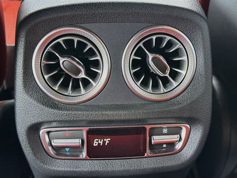 Used 2025 Mercedes-Benz G 550 image 19