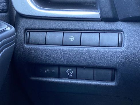 Used 2023 Nissan Rogue SV image 21