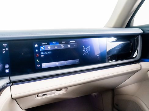 Used 2024 Porsche Panamera 4 w/ Premium Package image 31