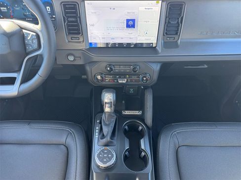 New 2025 Ford Bronco Badlands image 11