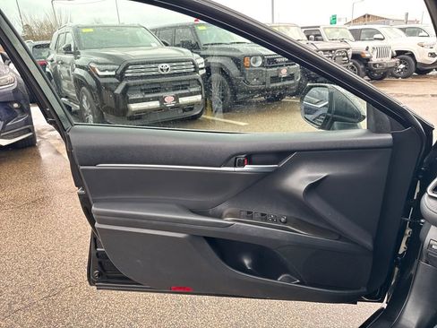 Used 2023 Toyota Camry SE image 31