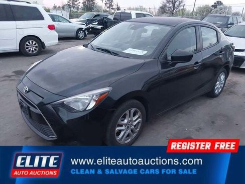 Used 2017 Toyota Yaris iA image 4