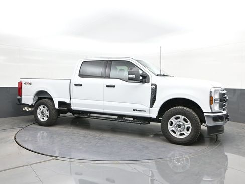 Used 2025 Ford F250 XLT AWD/4WD image 16