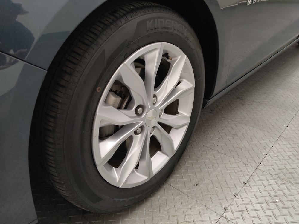 Used 2020 Chevrolet Malibu LT w/ Leather Package FWD image 31