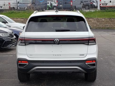 New 2026 Volkswagen Taos SE AWD/4WD image 4