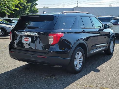 Used 2023 Ford Explorer XLT AWD/4WD image 8