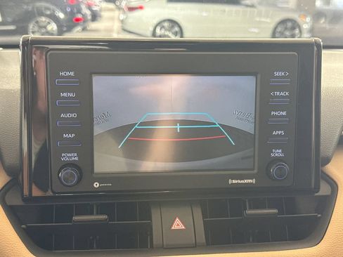 Used 2022 Toyota RAV4 XLE w/ Convenience Package FWD image 5