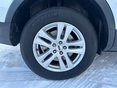 Used 2018 Ford Explorer XLT w/ Equipment Group 202A image 15