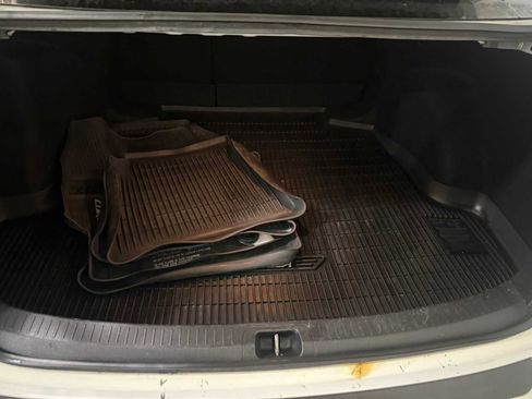 Used 2020 Toyota Corolla LE image 24