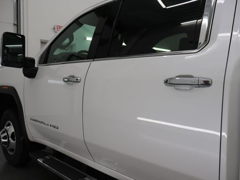 Used 2022 GMC Sierra 3500 Denali w/ Denali Ultimate Package AWD/4WD image 42