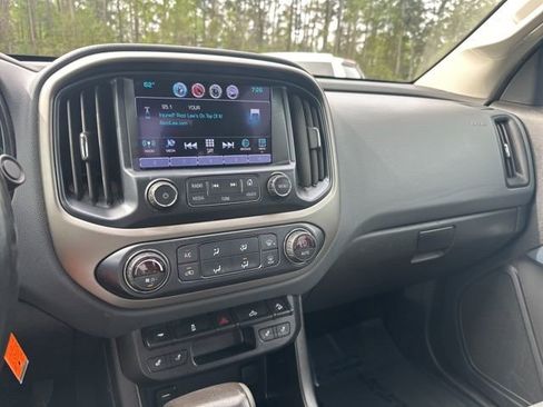 Used 2017 Chevrolet Colorado Z71 image 12