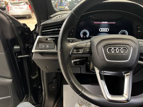 Used 2021 Audi Q8 Premium Plus w/ Premium Plus Package AWD/4WD image 12