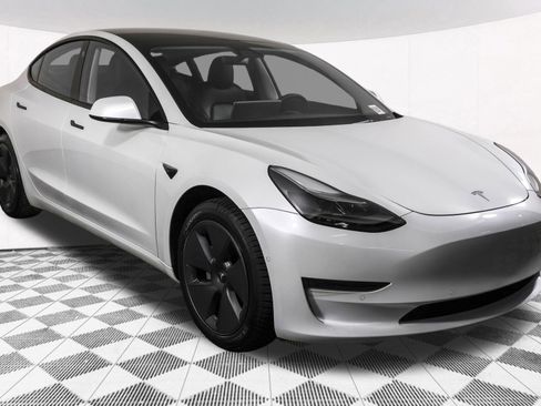Used 2021 Tesla Model 3 Standard Range Plus image 10