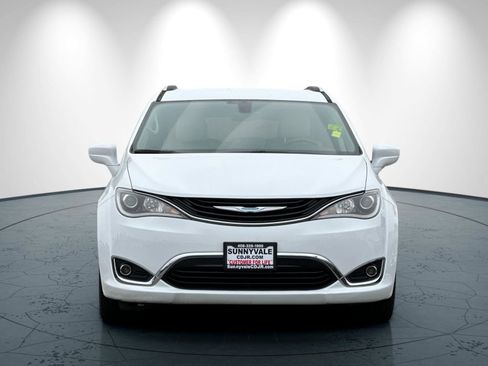 Used 2018 Chrysler Pacifica Touring-L image 9