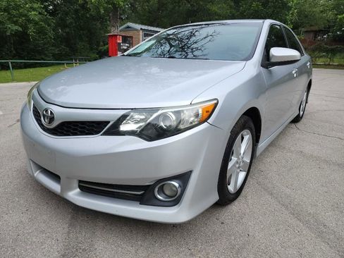 Used 2014 Toyota Camry SE FWD image 3