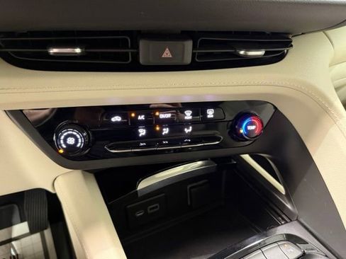 Used 2023 Buick Envision Preferred FWD image 19