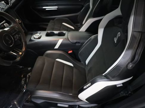 Used 2022 Ford Mustang Shelby GT500 w/ Carbon Fiber Track Pack RWD image 80