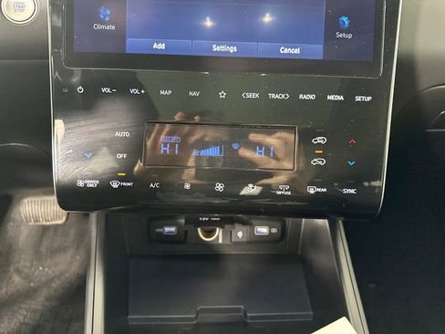 Used 2024 Hyundai Tucson Limited image 23