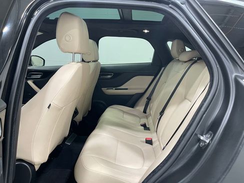 Used 2020 Jaguar F-PACE Premium image 31