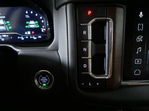 Used 2023 GMC Yukon Denali Ultimate AWD/4WD image 29
