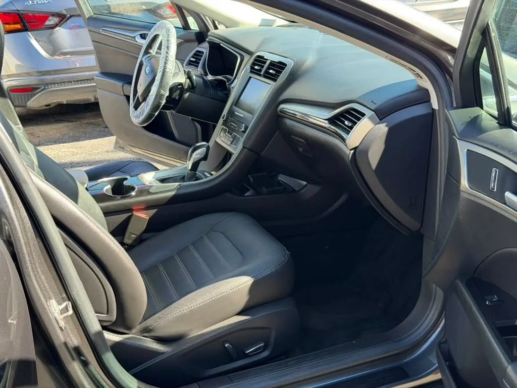 Used 2016 Ford Fusion SE w/ Equipment Group 202A AWD/4WD image 10