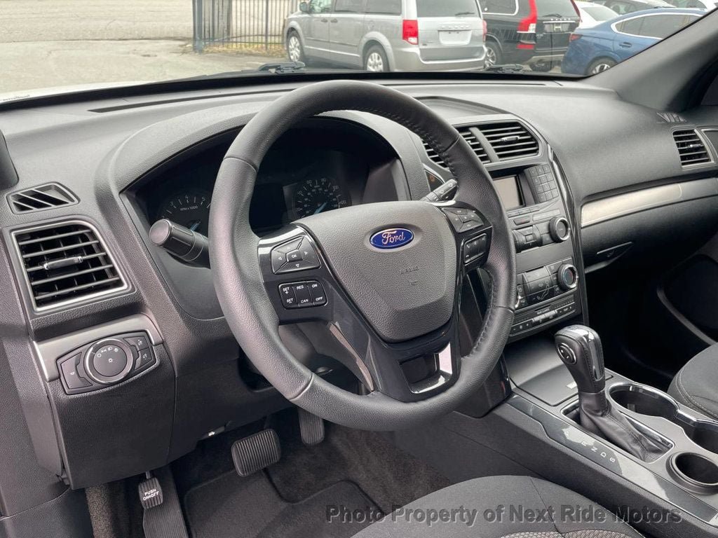 Used 2018 Ford Explorer XLT FWD image 17