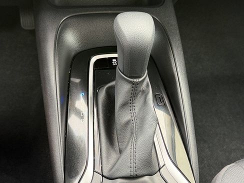 Certified 2025 Toyota Corolla LE FWD image 18