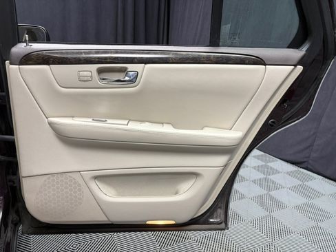 Used 2008 Cadillac DTS FWD image 24