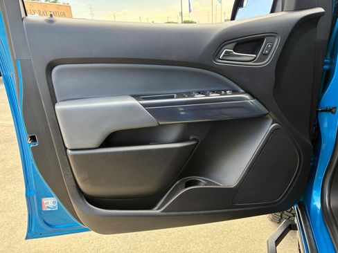 Used 2021 Chevrolet Colorado Z71 AWD/4WD image 9