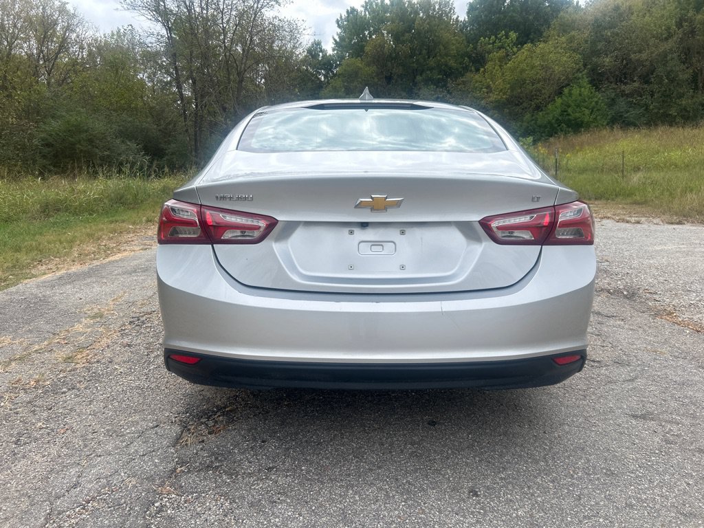Used 2022 Chevrolet Malibu LT FWD image 4