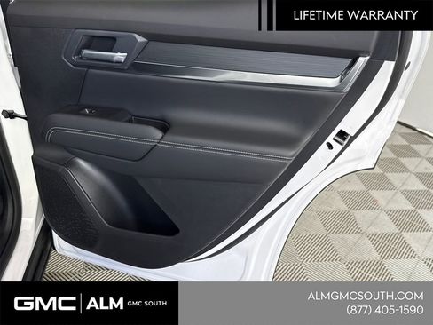 New 2026 GMC Terrain Elevation w/ Black Edition FWD image 18