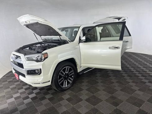 Used 2022 Toyota 4Runner Limited AWD/4WD image 10