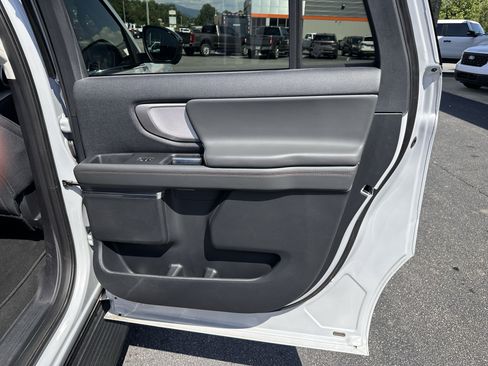 Used 2025 Ford Expedition Max Active AWD/4WD image 8