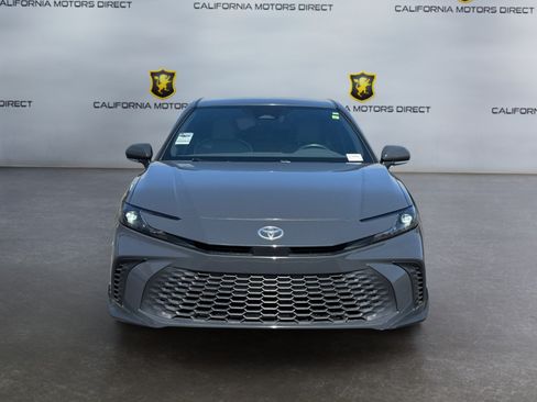 Used 2025 Toyota Camry SE w/ Convenience Package FWD image 8