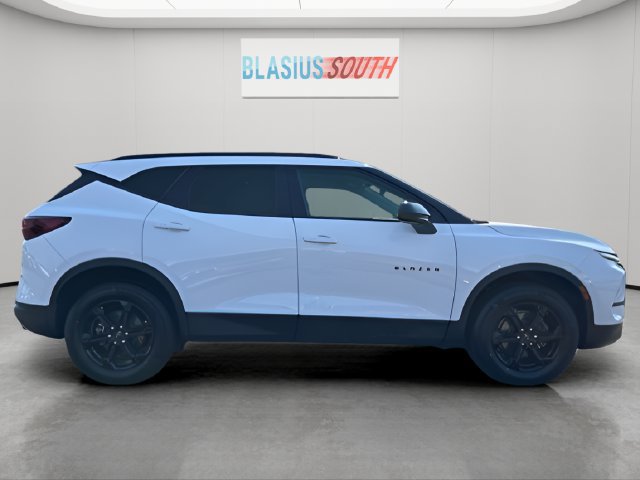 Used 2025 Chevrolet Blazer LT w/ Midnight/Sport Edition AWD/4WD image 2
