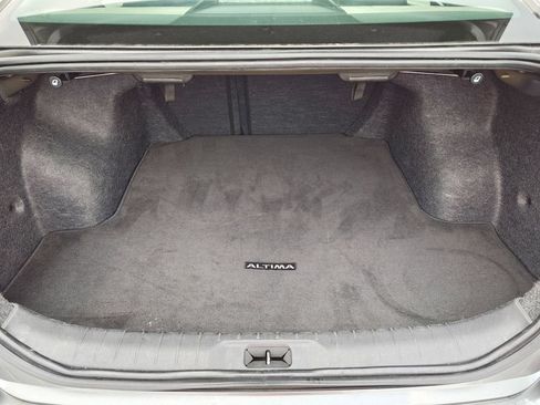 Used 2024 Nissan Altima 2.5 SV FWD image 30