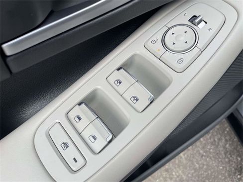 Certified 2024 Hyundai Sonata SEL w/ Convenience Package image 12