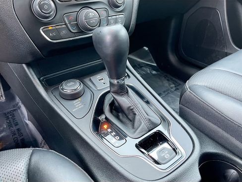 Used 2023 Jeep Cherokee Altitude Lux w/ Lux Elite Package image 17