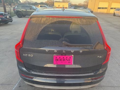 Used 2021 Volvo XC90 T6 Momentum w/ Protection Package Premier image 12