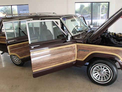 Used 1989 Jeep Grand Wagoneer image 52