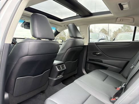Used 2024 Lexus ES 350 Luxury image 13