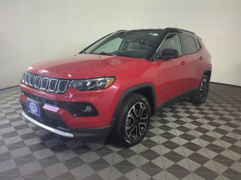 Used 2024 Jeep Compass Limited image 11