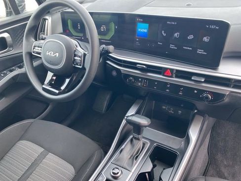 Used 2024 Kia Sorento LX image 28