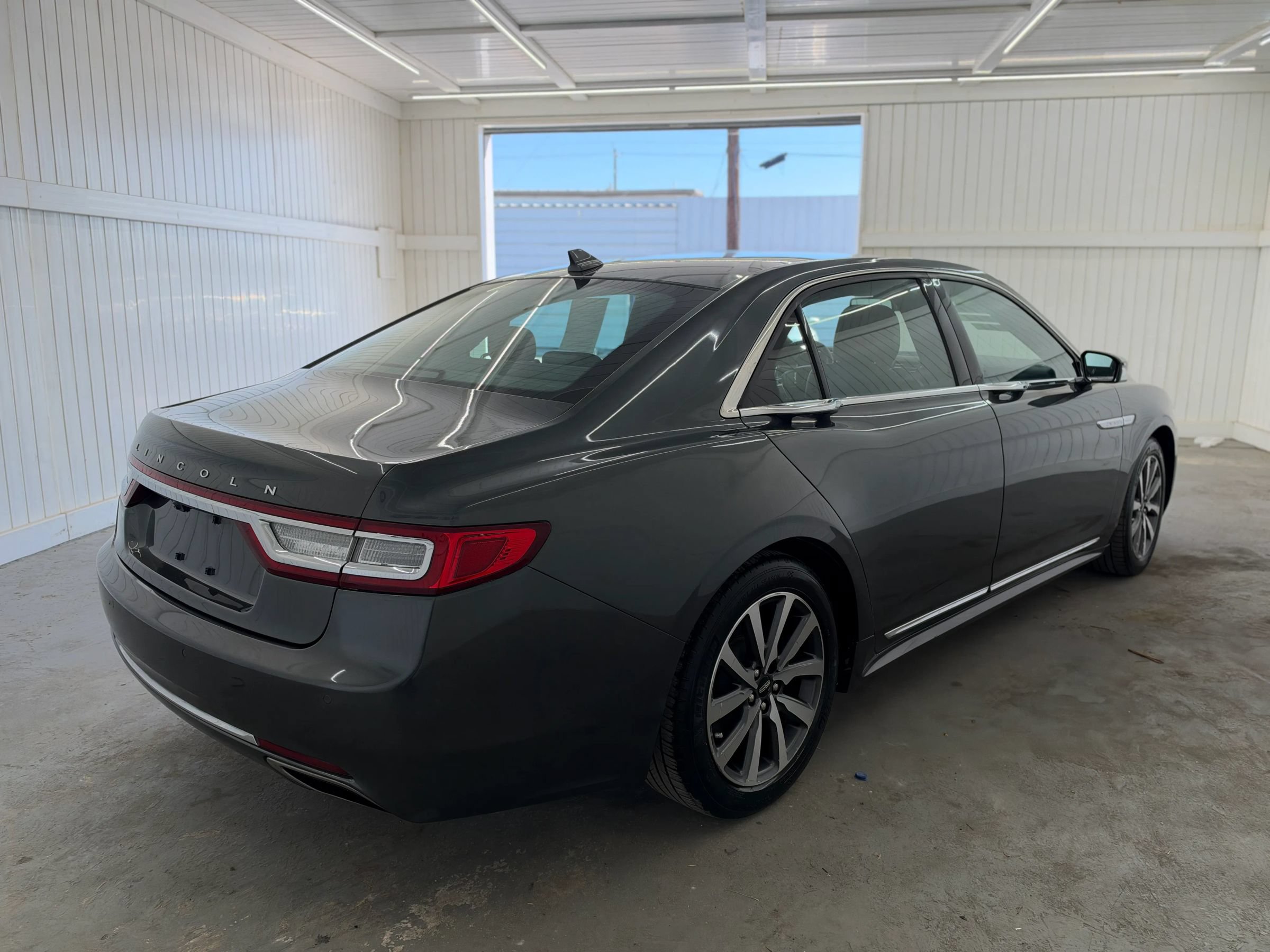 Used 2020 Lincoln Continental FWD image 5